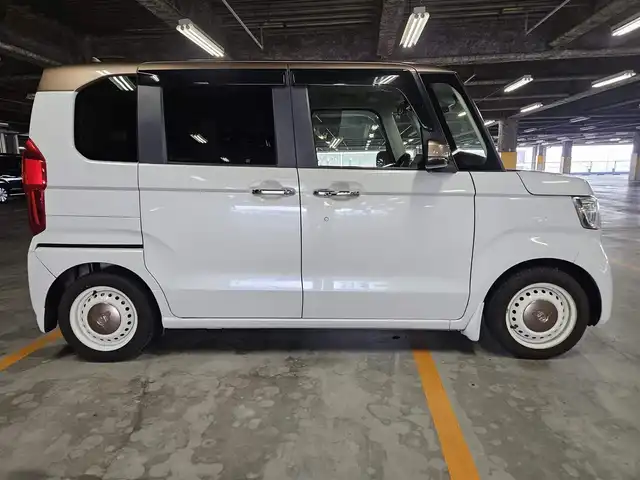 ホンダ Ｎ ＢＯＸ G･L ホンダセンシング カッパーブラウンスタイル 福岡県 2019(令1)年 4.4万km パールⅡ 〇ワンオーナー/〇純正ナビ/〇フルセグTV/〇パワースライドドア（両側）/〇バックカメラ/〇ビルトインETC/〇ドライブレコーダー/〇ホンダセンシング/・衝突軽減ブレーキ/・誤発進抑制機能/・アダプティブクルーズコントロール/〇LEDヘッドランプ/〇オートライト/〇純正14インチホワイト塗装スチールホイール/〇ウレタン製ステアリングホイール/〇ステアリングスイッチ/〇オートエアコン/〇スマートキーシステム/プッシュエンジンスタート/〇禁煙車