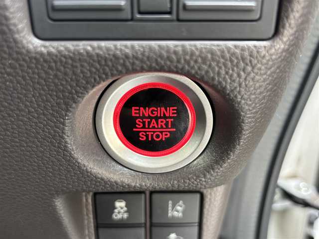 ホンダ Ｎ ＢＯＸ G･L ホンダセンシング カッパーブラウンスタイル 福岡県 2019(令1)年 4.4万km パールⅡ 〇ワンオーナー/〇純正ナビ/〇フルセグTV/〇BT/〇パワースライドドア（両側）/〇バックカメラ/〇コーナーセンサー/〇ビルトインETC/〇ドライブレコーダー/〇ホンダセンシング/・衝突軽減ブレーキ/・誤発進抑制機能/・アダプティブクルーズコントロール/〇LEDヘッドランプ/〇オートライト/〇純正14インチホワイト塗装スチールホイール/〇純正フロアマット/〇ウレタン製ステアリングホイール/〇ステアリングスイッチ/〇オートエアコン/〇スマートキーシステム/プッシュエンジンスタート/〇カーテンエアバッグ/〇禁煙車
