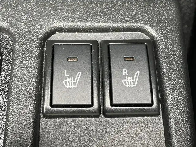 スズキ ジムニー シエラ JC 滋賀県 2025(令7)年 0.2万km ミディアムグレー 社外ナビ/Bluetooth/AM/FM/HDMI/USB/AppleCarPlay/AndtoidAuto/フルセグテレビ/バックカメラ/ETC/デュアルセンサーブレーキサポート/クルーズコントロール/LEDヘッドライト/オートライト/オートハイビーム/ステアリングスイッチ/プッシュスタート /スマートキー/スペアキー