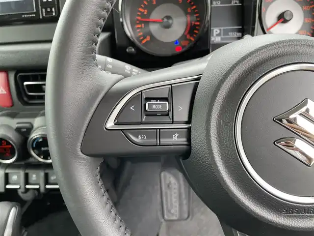 スズキ ジムニー シエラ JC 滋賀県 2025(令7)年 0.2万km ミディアムグレー 社外ナビ/Bluetooth/AM/FM/HDMI/USB/AppleCarPlay/AndtoidAuto/フルセグテレビ/バックカメラ/ETC/デュアルセンサーブレーキサポート/クルーズコントロール/LEDヘッドライト/オートライト/オートハイビーム/ステアリングスイッチ/プッシュスタート /スマートキー/スペアキー