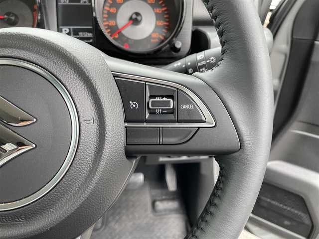 スズキ ジムニー シエラ JC 滋賀県 2025(令7)年 0.2万km ミディアムグレー 社外ナビ/Bluetooth/AM/FM/HDMI/USB/AppleCarPlay/AndtoidAuto/フルセグテレビ/バックカメラ/ETC/デュアルセンサーブレーキサポート/クルーズコントロール/LEDヘッドライト/オートライト/オートハイビーム/ステアリングスイッチ/プッシュスタート /スマートキー/スペアキー