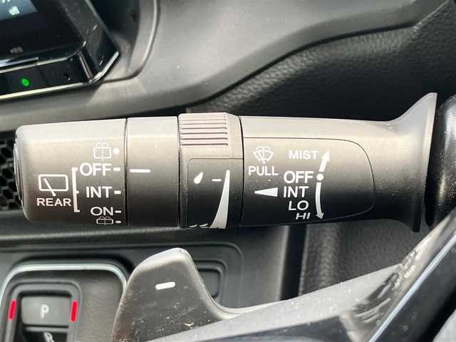 ホンダ ステップワゴン スパーダ eHEV 静岡県 2024(令6)年 0.5万km クリスタルブラックパール エンジンスタートボタン/パワーウィンドウ/パワーステアリング/パドルシフト/アイドリングストップ/スマートキー/スペアキー/Wオートエアコン/クルーズコントロール/ETC2.0/USB入力端子/全方位カメラ/純正11.4インチナビ（CD/DVD/BT/フルセグ）/三列シート/オットマン/電動リアゲート/純正ドライブレコーダー前後/ウォークスルー/純正フロアマット/純正アルミホイール/両側パワースライドドア/ハーフレザー/D席N席シートヒーター/ABS/横滑り防止装置/コーナーセンサー前後/レーンキープアシスト/オートライト/オートマチックハイビーム/LEDヘッドライト/W＋サイドエアバック/衝突軽減システム/カーテンエアバック/BSM/ホンダセンシング