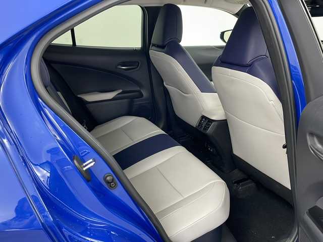 レクサス ＵＸ 250h バージョンC 道央・札幌 2019(平31)年 6.2万km セレスティアルブルーガラスフレーク ・4WD/・純正ナビ&BT&CD&SD&TV/・バックカメラ/・プリクラッシュセーフティ/・レーダークルーズコントロール/・レーントレーシングアシスト/・オートマチックハイビーム/・ロードサインアシスト/・リアクロストラフィックアラート/・パーキングサポートブレーキ/・レザーシート/・前席パワーシート/・前席シートヒーター/・ステアリングヒーター/・ドアミラーヒーター/・運転席シートメモリ/・EV　MODE/・社外前方ドライブレコーダー/・LEDヘッドライト/・オートライト/・ビルトインETC/・スマートキー/・スペアキー/・純正17インチAW