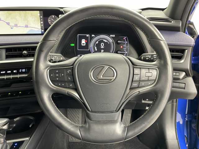 レクサス ＵＸ 250h バージョンC 道央・札幌 2019(平31)年 6.2万km セレスティアルブルーガラスフレーク ・4WD/・純正ナビ&BT&CD&SD&TV/・バックカメラ/・プリクラッシュセーフティ/・レーダークルーズコントロール/・レーントレーシングアシスト/・オートマチックハイビーム/・ロードサインアシスト/・リアクロストラフィックアラート/・パーキングサポートブレーキ/・レザーシート/・前席パワーシート/・前席シートヒーター/・ステアリングヒーター/・ドアミラーヒーター/・運転席シートメモリ/・EV　MODE/・社外前方ドライブレコーダー/・LEDヘッドライト/・オートライト/・ビルトインETC/・スマートキー/・スペアキー/・純正17インチAW
