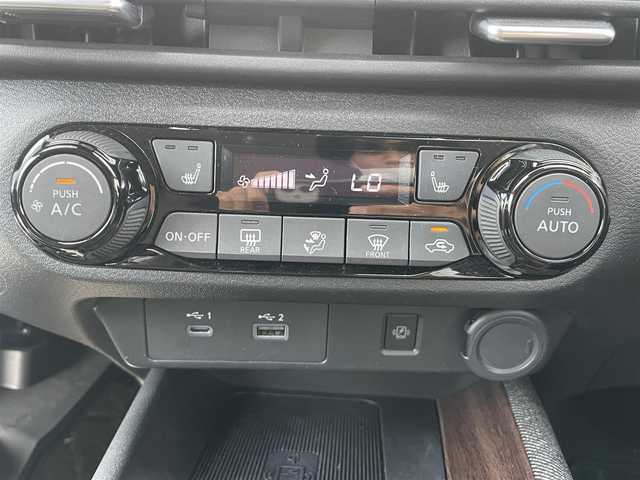 日産 オーラ G 千葉県 2022(令4)年 1.9万km オーロラフレアブルーパール ワンオーナー/純正ナビ/(USB/BT/HDMI/AppleCarplay/フルセグTV)/プロパイロット/レーダークルーズコントロール/BOSEサウンドシステム/全方位カメラ/置くだけ充電/ブラインドスポットモニター/レーンキープアシスト/ハンドル支援/駐車支援/デジタルインナーミラー/レザーシート/D/N席シートヒーター/ステアリングヒーター/ステアリングスイッチ/ビルトインETC2.0/純正ドアバイザー/純正フロアマット/オートマチックハイビーム/オートライト/取扱説明書/保証書/スペアキー×１