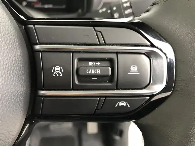 スズキ スペーシア カスタム HYBRID XS 愛知県 2024(令6)年 0.4万km ピュアホワイトP スズキセーフティサポート/　　・デュアルセンサーブレーキサポート/　　・車線維持支援機能/　　・車線逸脱抑制機能　　/　　・ふらつき警報機能/　　・アダプティブクルーズコントロール/　　・ハイビームアシスト/　　・全方位モニター/　　・ヘッドアップディスプレイ/メーカーオプション9インチナビ/　　・BT/フルセグ/革巻きステアリング/ステアリングリモコン/ステアリングヒーター/ハーフレザーシート/シートヒーター（前席）/シートバックテーブル/両側パワースライドドア/純正LEDヘッドライト/フォグランプ/純正15インチアルミホイール/取扱説明書/保証書