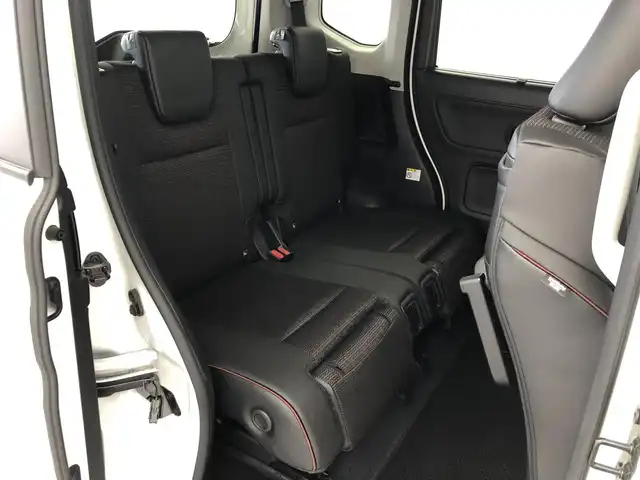 スズキ スペーシア カスタム HYBRID XS 愛知県 2024(令6)年 0.4万km ピュアホワイトP スズキセーフティサポート/　　・デュアルセンサーブレーキサポート/　　・車線維持支援機能/　　・車線逸脱抑制機能　　/　　・ふらつき警報機能/　　・アダプティブクルーズコントロール/　　・ハイビームアシスト/　　・全方位モニター/　　・ヘッドアップディスプレイ/メーカーオプション9インチナビ/　　・BT/フルセグ/革巻きステアリング/ステアリングリモコン/ステアリングヒーター/ハーフレザーシート/シートヒーター（前席）/シートバックテーブル/両側パワースライドドア/純正LEDヘッドライト/フォグランプ/純正15インチアルミホイール/取扱説明書/保証書