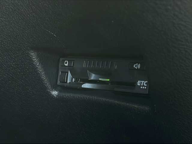 トヨタ シエンタ G クエロ 富山県 2019(平31)年 1.7万km ホワイトパールクリスタルシャイン 4WD/衝突被害軽減ブレーキ/レーンキープアシスト/オートマチックハイビーム/パノラミックビューモニター/純正ナビ/フルセグ/ETC/ドライブレコーダー/両側パワースライドドア/LEDヘッドライト