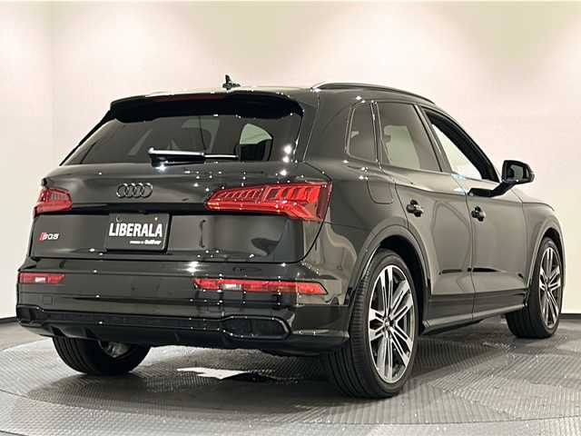 アウディ ＳＱ５ 新潟県 2019(令1)年 4.3万km ミトスブラックメタリック スペシャルオプション /・バーチャルコックピット/・プライバシーガラス /・Bang & Olufsen 3D アドバンストサウンドシステム /・アダプティブスポーツエアサスペンション /・ファインナッパレザーダイヤモンドステッチ /・カラードブレーキキャリパーレッド/・シートヒーター（フロント/リヤ）/MMI ナビゲーション/アダプティブクルーズコントロール/アクティブレーンアシスト/トラフィックジャムアシスト/ストップ&ゴー/ターンアシスト/アウディプレセンス シティ/アウディプレセンス リヤ/アウディプレセンス ベーシック/アウディサイドアシスト/エグジットワーニング/リヤクロストラフィックアシスト/アウディホールドアシスト/パークアシスト/サラウンドビューカメラ/マトリクスLED ヘッドライト（ダイナミックターンインディケーター） LEDリヤコンビネーションライト（ダイナミックターンインディケーター）/ヘッドライトウォッシャー/エクステリアミラーハウジング アルミニウム/オートマチックテールゲート/スペアキー/ETC2.0
