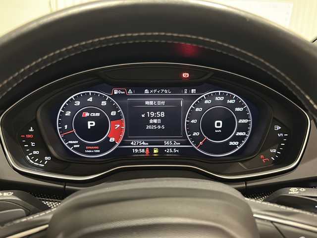 アウディ ＳＱ５ 新潟県 2019(令1)年 4.3万km ミトスブラックメタリック スペシャルオプション /・バーチャルコックピット/・プライバシーガラス /・Bang & Olufsen 3D アドバンストサウンドシステム /・アダプティブスポーツエアサスペンション /・ファインナッパレザーダイヤモンドステッチ /・カラードブレーキキャリパーレッド/・シートヒーター（フロント/リヤ）/MMI ナビゲーション/アダプティブクルーズコントロール/アクティブレーンアシスト/トラフィックジャムアシスト/ストップ&ゴー/ターンアシスト/アウディプレセンス シティ/アウディプレセンス リヤ/アウディプレセンス ベーシック/アウディサイドアシスト/エグジットワーニング/リヤクロストラフィックアシスト/アウディホールドアシスト/パークアシスト/サラウンドビューカメラ/マトリクスLED ヘッドライト（ダイナミックターンインディケーター） LEDリヤコンビネーションライト（ダイナミックターンインディケーター）/ヘッドライトウォッシャー/エクステリアミラーハウジング アルミニウム/オートマチックテールゲート/スペアキー/ETC2.0
