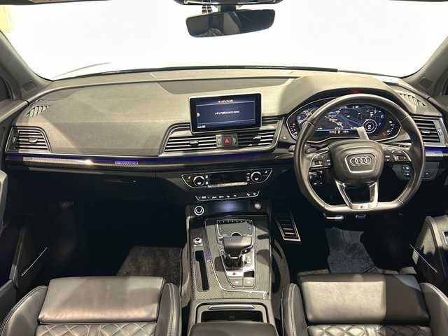 アウディ ＳＱ５ 新潟県 2019(令1)年 4.3万km ミトスブラックメタリック スペシャルオプション /・バーチャルコックピット/・プライバシーガラス /・Bang & Olufsen 3D アドバンストサウンドシステム /・アダプティブスポーツエアサスペンション /・ファインナッパレザーダイヤモンドステッチ /・カラードブレーキキャリパーレッド/・シートヒーター（フロント/リヤ）/MMI ナビゲーション/アダプティブクルーズコントロール/アクティブレーンアシスト/トラフィックジャムアシスト/ストップ&ゴー/ターンアシスト/アウディプレセンス シティ/アウディプレセンス リヤ/アウディプレセンス ベーシック/アウディサイドアシスト/エグジットワーニング/リヤクロストラフィックアシスト/アウディホールドアシスト/パークアシスト/サラウンドビューカメラ/マトリクスLED ヘッドライト（ダイナミックターンインディケーター） LEDリヤコンビネーションライト（ダイナミックターンインディケーター）/ヘッドライトウォッシャー/エクステリアミラーハウジング アルミニウム/オートマチックテールゲート/スペアキー/ETC2.0