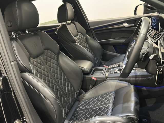 アウディ ＳＱ５ 新潟県 2019(令1)年 4.3万km ミトスブラックメタリック スペシャルオプション /・バーチャルコックピット/・プライバシーガラス /・Bang & Olufsen 3D アドバンストサウンドシステム /・アダプティブスポーツエアサスペンション /・ファインナッパレザーダイヤモンドステッチ /・カラードブレーキキャリパーレッド/・シートヒーター（フロント/リヤ）/MMI ナビゲーション/アダプティブクルーズコントロール/アクティブレーンアシスト/トラフィックジャムアシスト/ストップ&ゴー/ターンアシスト/アウディプレセンス シティ/アウディプレセンス リヤ/アウディプレセンス ベーシック/アウディサイドアシスト/エグジットワーニング/リヤクロストラフィックアシスト/アウディホールドアシスト/パークアシスト/サラウンドビューカメラ/マトリクスLED ヘッドライト（ダイナミックターンインディケーター） LEDリヤコンビネーションライト（ダイナミックターンインディケーター）/ヘッドライトウォッシャー/エクステリアミラーハウジング アルミニウム/オートマチックテールゲート/スペアキー/ETC2.0