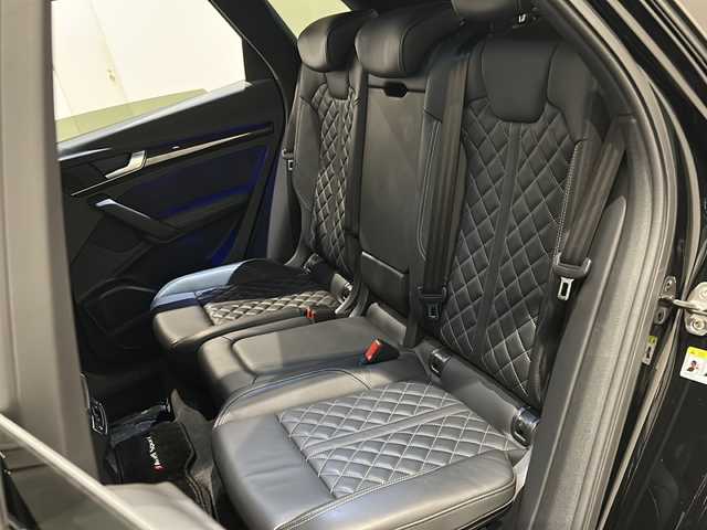 アウディ ＳＱ５ 新潟県 2019(令1)年 4.3万km ミトスブラックメタリック スペシャルオプション /・バーチャルコックピット/・プライバシーガラス /・Bang & Olufsen 3D アドバンストサウンドシステム /・アダプティブスポーツエアサスペンション /・ファインナッパレザーダイヤモンドステッチ /・カラードブレーキキャリパーレッド/・シートヒーター（フロント/リヤ）/MMI ナビゲーション/アダプティブクルーズコントロール/アクティブレーンアシスト/トラフィックジャムアシスト/ストップ&ゴー/ターンアシスト/アウディプレセンス シティ/アウディプレセンス リヤ/アウディプレセンス ベーシック/アウディサイドアシスト/エグジットワーニング/リヤクロストラフィックアシスト/アウディホールドアシスト/パークアシスト/サラウンドビューカメラ/マトリクスLED ヘッドライト（ダイナミックターンインディケーター） LEDリヤコンビネーションライト（ダイナミックターンインディケーター）/ヘッドライトウォッシャー/エクステリアミラーハウジング アルミニウム/オートマチックテールゲート/スペアキー/ETC2.0