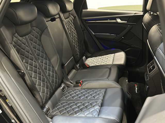 アウディ ＳＱ５ 新潟県 2019(令1)年 4.3万km ミトスブラックメタリック スペシャルオプション /・バーチャルコックピット/・プライバシーガラス /・Bang & Olufsen 3D アドバンストサウンドシステム /・アダプティブスポーツエアサスペンション /・ファインナッパレザーダイヤモンドステッチ /・カラードブレーキキャリパーレッド/・シートヒーター（フロント/リヤ）/MMI ナビゲーション/アダプティブクルーズコントロール/アクティブレーンアシスト/トラフィックジャムアシスト/ストップ&ゴー/ターンアシスト/アウディプレセンス シティ/アウディプレセンス リヤ/アウディプレセンス ベーシック/アウディサイドアシスト/エグジットワーニング/リヤクロストラフィックアシスト/アウディホールドアシスト/パークアシスト/サラウンドビューカメラ/マトリクスLED ヘッドライト（ダイナミックターンインディケーター） LEDリヤコンビネーションライト（ダイナミックターンインディケーター）/ヘッドライトウォッシャー/エクステリアミラーハウジング アルミニウム/オートマチックテールゲート/スペアキー/ETC2.0