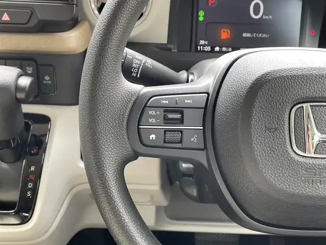 ホンダ Ｎ ＢＯＸ ファッションスタイル 滋賀県 2025(令7)年 0.1千km プレミアムアイボリーパールⅡ 届出済未使用車/純正9インチナビ/【Bluetooth/CD/DVD/フルセグTV/Apple CarPlay/Android Auto】/ホンダセンシング/・衝突軽減ブレーキ（CMBS）/・先行車発進お知らせ機能/・歩行者事故低減ステアリング/・路外逸脱抑制機能/・標識認識機能/・渋滞追従機能付アダプティブクルーズコントロール/・車線維持支援システム（LKAS）/・誤発進抑制機能/・後方誤発進抑制機能/・近距離衝突軽減ブレーキ/・急アクセル抑制機能/・パーキングセンサーシステム/・オートマチックハイビーム/両側パワースライドドア/バックカメラ/LEDヘッドライト/電動パーキングブレーキ/オートブレーキホールド/プッシュスタート/スマートキー/ステアリングリモコン