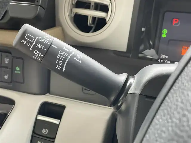 ホンダ Ｎ ＢＯＸ ファッションスタイル 滋賀県 2025(令7)年 0.1千km プレミアムアイボリーパールⅡ 届出済未使用車/純正9インチナビ/【Bluetooth/CD/DVD/フルセグTV/Apple CarPlay/Android Auto】/ホンダセンシング/・衝突軽減ブレーキ（CMBS）/・先行車発進お知らせ機能/・歩行者事故低減ステアリング/・路外逸脱抑制機能/・標識認識機能/・渋滞追従機能付アダプティブクルーズコントロール/・車線維持支援システム（LKAS）/・誤発進抑制機能/・後方誤発進抑制機能/・近距離衝突軽減ブレーキ/・急アクセル抑制機能/・パーキングセンサーシステム/・オートマチックハイビーム/両側パワースライドドア/バックカメラ/LEDヘッドライト/電動パーキングブレーキ/オートブレーキホールド/プッシュスタート/スマートキー/ステアリングリモコン
