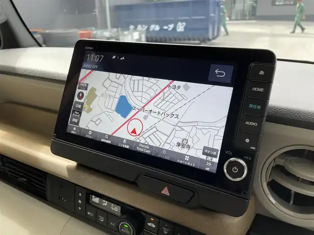 ホンダ Ｎ ＢＯＸ ファッションスタイル 滋賀県 2025(令7)年 0.1千km プレミアムアイボリーパールⅡ 届出済未使用車/純正9インチナビ/【Bluetooth/CD/DVD/フルセグTV/Apple CarPlay/Android Auto】/ホンダセンシング/・衝突軽減ブレーキ（CMBS）/・先行車発進お知らせ機能/・歩行者事故低減ステアリング/・路外逸脱抑制機能/・標識認識機能/・渋滞追従機能付アダプティブクルーズコントロール/・車線維持支援システム（LKAS）/・誤発進抑制機能/・後方誤発進抑制機能/・近距離衝突軽減ブレーキ/・急アクセル抑制機能/・パーキングセンサーシステム/・オートマチックハイビーム/両側パワースライドドア/バックカメラ/LEDヘッドライト/電動パーキングブレーキ/オートブレーキホールド/プッシュスタート/スマートキー/ステアリングリモコン