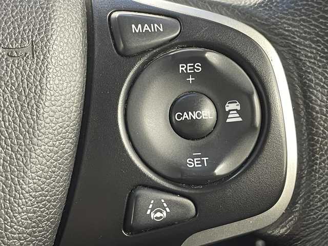 ホンダ ステップワゴン スパーダ ホンダセンシング 茨城県 2016(平28)年 7万km ホワイトオーキッドパール 純正9インチプレミアムインターナビ/ワンセグ/CD/DVD/Bluetooth/AM/FM/ホンダセンシング/・衝突軽減ブレーキ/・アダプティブ・クルーズ・コントロール/・車線維持支援システム/・路外逸脱抑制機能/・誤発進抑制機能/・先行車発進お知らせ機能/・標識認識機能/エアロ(フロント/サイド)/バックカメラ/フリップダウンモニター/LEDヘッドライト/オートライト/Clazziシートカバー