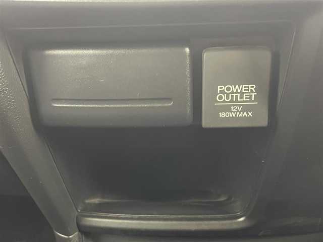 ホンダ ステップワゴン スパーダ ホンダセンシング 茨城県 2016(平28)年 7万km ホワイトオーキッドパール 純正9インチプレミアムインターナビ/ワンセグ/CD/DVD/Bluetooth/AM/FM/ホンダセンシング/・衝突軽減ブレーキ/・アダプティブ・クルーズ・コントロール/・車線維持支援システム/・路外逸脱抑制機能/・誤発進抑制機能/・先行車発進お知らせ機能/・標識認識機能/エアロ(フロント/サイド)/バックカメラ/フリップダウンモニター/LEDヘッドライト/オートライト/Clazziシートカバー