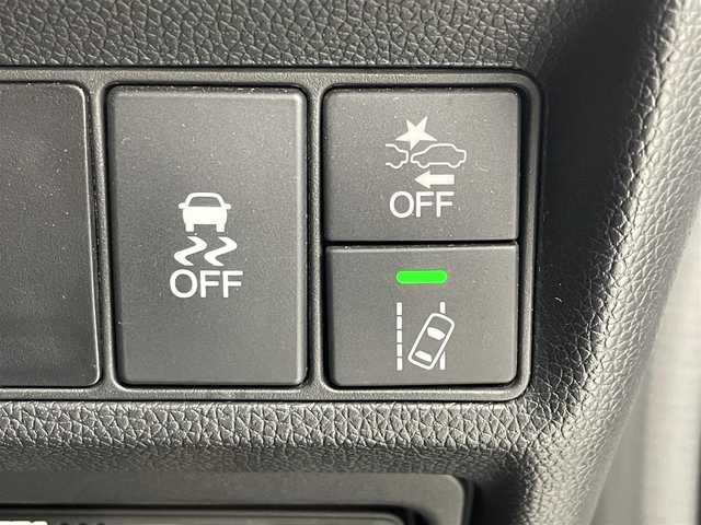 ホンダ ステップワゴン スパーダ ホンダセンシング 茨城県 2016(平28)年 7万km ホワイトオーキッドパール 純正9インチプレミアムインターナビ/ワンセグ/CD/DVD/Bluetooth/AM/FM/ホンダセンシング/・衝突軽減ブレーキ/・アダプティブ・クルーズ・コントロール/・車線維持支援システム/・路外逸脱抑制機能/・誤発進抑制機能/・先行車発進お知らせ機能/・標識認識機能/エアロ(フロント/サイド)/バックカメラ/フリップダウンモニター/LEDヘッドライト/オートライト/Clazziシートカバー