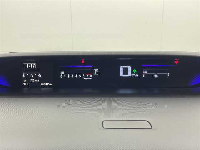 ホンダ ステップワゴン スパーダ ホンダセンシング 茨城県 2016(平28)年 7万km ホワイトオーキッドパール 純正9インチプレミアムインターナビ/ワンセグ/CD/DVD/Bluetooth/AM/FM/ホンダセンシング/・衝突軽減ブレーキ/・アダプティブ・クルーズ・コントロール/・車線維持支援システム/・路外逸脱抑制機能/・誤発進抑制機能/・先行車発進お知らせ機能/・標識認識機能/エアロ(フロント/サイド)/バックカメラ/フリップダウンモニター/LEDヘッドライト/オートライト/Clazziシートカバー