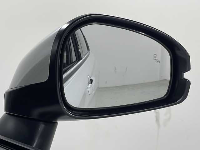 ホンダ ヴェゼル ハイブリッド e:HEV Z 広島県 2025(令7)年 0.1千km プラチナホワイトパール 登録済未使用車（5km）/9型Honda CONNECTディスプレイ/パワーテールゲート/ハーフレザーシート/シートヒーター/ステアリングヒーター/ホンダセンシング/・衝突軽減ブレーキ/・誤発進抑制機能/・レーンキープアシスト/・パーキングセンサー/・アダプティブクルーズコントロール/・アダプティブドライビングビーム/・ブラインドスポットインフォメーション/バックカメラ/減速セレクター/ヒルディセントコントロール/電動パーキングブレーキ/オートブレーキホールド/LEDヘッドランプ/オートライト/ETC2.0/ワイヤレス充電/USB入力端子