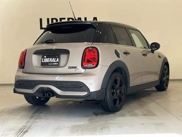 ＭＩＮＩ ミニ クーパー SD 熊本県 2022(令4)年 4.8万km グレーⅡ ハーフレザーシート/シートヒーター/純正HDDナビ/Bluetooth/USB/CarPlay/バックカメラ/コーナーセンサー（PDC）/パーキングアシスト/アダプティブクルーズコントロール/インテリジェントセーフティー/前後ドライブレコーダー/ETC2.0/LEDヘッドライト/ユニオンジャックテールライト/パドルシフト/アンビエントライト/【クーパーSD ・ ルーフトップグレー】