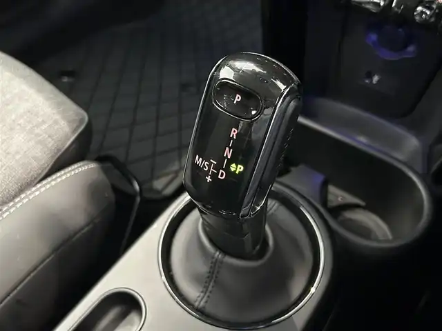 ＭＩＮＩ ミニ クーパー SD 熊本県 2022(令4)年 4.8万km グレーⅡ ハーフレザーシート/シートヒーター/純正HDDナビ/Bluetooth/USB/CarPlay/バックカメラ/コーナーセンサー（PDC）/パーキングアシスト/アダプティブクルーズコントロール/インテリジェントセーフティー/前後ドライブレコーダー/ETC2.0/LEDヘッドライト/ユニオンジャックテールライト/パドルシフト/アンビエントライト/【クーパーSD ・ ルーフトップグレー】