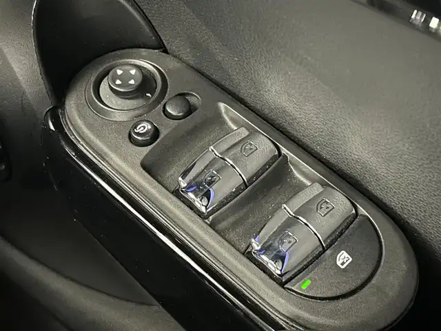 ＭＩＮＩ ミニ クーパー SD 熊本県 2022(令4)年 4.8万km グレーⅡ ハーフレザーシート/シートヒーター/純正HDDナビ/Bluetooth/USB/CarPlay/バックカメラ/コーナーセンサー（PDC）/パーキングアシスト/アダプティブクルーズコントロール/インテリジェントセーフティー/前後ドライブレコーダー/ETC2.0/LEDヘッドライト/ユニオンジャックテールライト/パドルシフト/アンビエントライト/【クーパーSD ・ ルーフトップグレー】