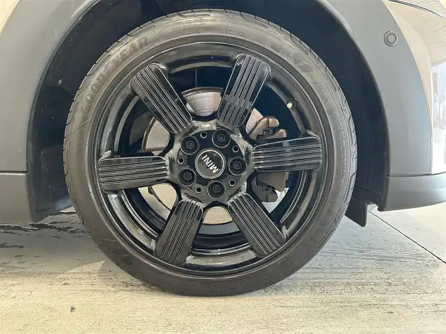 ＭＩＮＩ ミニ クーパー SD 熊本県 2022(令4)年 4.8万km グレーⅡ ハーフレザーシート/シートヒーター/純正HDDナビ/Bluetooth/USB/CarPlay/バックカメラ/コーナーセンサー（PDC）/パーキングアシスト/アダプティブクルーズコントロール/インテリジェントセーフティー/前後ドライブレコーダー/ETC2.0/LEDヘッドライト/ユニオンジャックテールライト/パドルシフト/アンビエントライト/【クーパーSD ・ ルーフトップグレー】