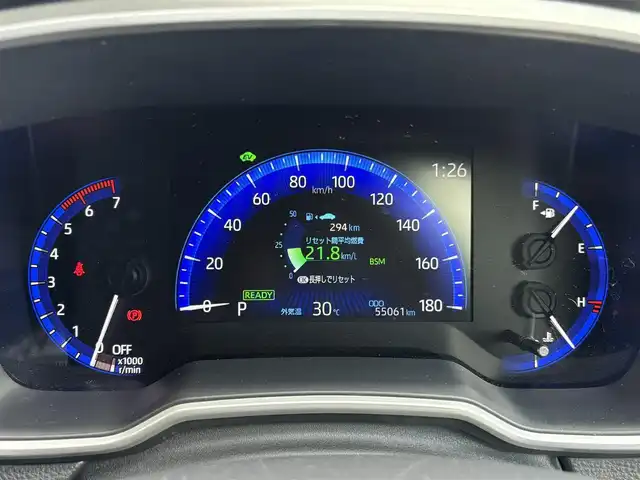 トヨタ カローラ クロス ハイブリッド Z 三重県 2022(令4)年 5.5万km セメントグレーメタリック ♪ワンオーナー /ガラスルーフ/プリクラッシュセーフティ/レーントレーシングアシスト/ブラインドスポットモニター/リヤクロストラフィックアラート/パーキングサポートブレーキ/ロードサインアシスト/レーダークルーズコントロール/オートマチックハイビーム/オートブレーキホールド/パワーバックドア/パワーシート /前席シートヒーター/ハーフレザーシート/スマートキー×2/プッシュスタート/純正ディスプレイオーディオ/・USB・Bluetoothオーディオ/・Apple Car Play/・Android Auto/・パノラミックビューモニター/・バック/サイド/フロントカメラ/前後ドライブレコーダー/AC100V/ルーフレール/純正18インチAW/LEDヘッドライト/LEDフォグライト/オートライト/ウィンカーミラー/オートリトラクタブルミラー/革巻ステアリング/ステアリングスイッチ/プライバシーガラス/フロアマット/ビルトインETC/サイド/カーテン/ニーエアバック