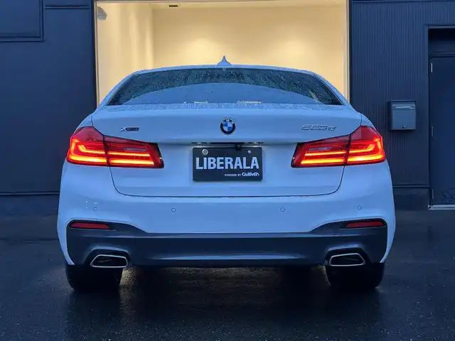 ＢＭＷ ５２３ｄ xDrive Mスピリット 岐阜県 2020(令2)年 3.7万km アルピンホワイトⅢ ドライビングアシストプラス/　アクティブクルーズコントロール/　ステアリングレーンコントロールアシスト/　レーンディパーチャーウォーニング/　レーンチェンジウォーニング/　アクティブサイドコリジョンプロテクション/　前車接近警告機能/　衝突回避被害軽減ブレーキ　事故回避ステアリング付/　後車衝突警告機能/　クロストラフィックウォーニング　フロント&リヤ/パーキングアシストプラス/　パークディスタンスコントロール/　パーキングアシスト/　トップビュー3Dビュー/　サイドビューカメラ/　リヤビューカメラ/BMWヘッドアップディスプレイ/LEDヘッドライト/電動フロントシート運転席メモリー機能付