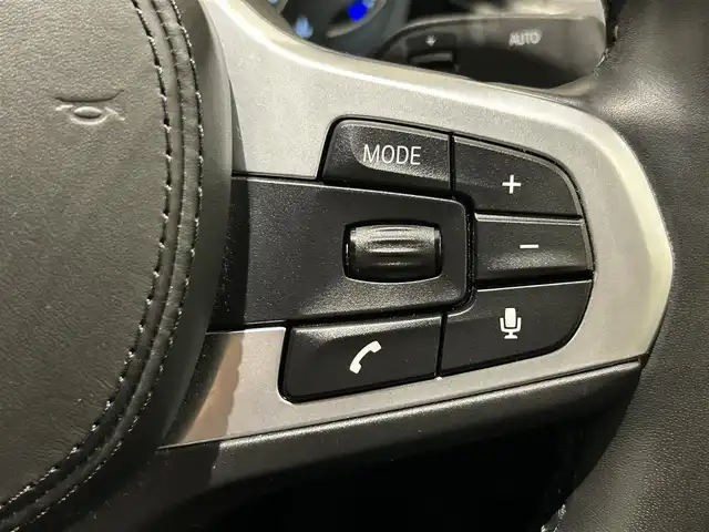 ＢＭＷ ５２３ｄ xDrive Mスピリット 岐阜県 2020(令2)年 3.7万km アルピンホワイトⅢ ドライビングアシストプラス/　アクティブクルーズコントロール/　ステアリングレーンコントロールアシスト/　レーンディパーチャーウォーニング/　レーンチェンジウォーニング/　アクティブサイドコリジョンプロテクション/　前車接近警告機能/　衝突回避被害軽減ブレーキ　事故回避ステアリング付/　後車衝突警告機能/　クロストラフィックウォーニング　フロント&リヤ/パーキングアシストプラス/　パークディスタンスコントロール/　パーキングアシスト/　トップビュー3Dビュー/　サイドビューカメラ/　リヤビューカメラ/BMWヘッドアップディスプレイ/LEDヘッドライト/電動フロントシート運転席メモリー機能付