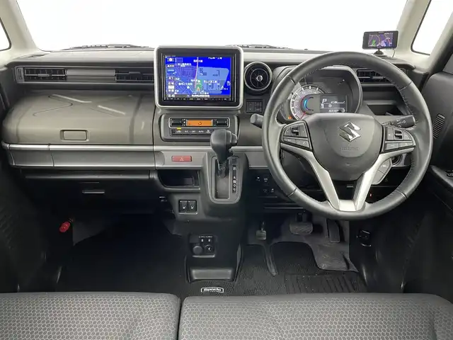 スズキ スペーシア ギア HYBRID XZ 岡山県 2022(令4)年 3.7万km ピュアホワイトP 純正8インチナビ(CN-RZ875)/【AM/FM/DVD/CD/BT/フルセグ】/デュアルレーダーブレーキサポート/レーンキープアシスト/全方位モニター/両側パワースライドドア/シートヒーター/スマートキー×２/社外ドライブレコーダー(前後)/純正フロアマット/純正アルミホイール/リアサンシェード/リアサーキュレーター/オートハイビーム/オートライト/ＬＥＤヘッドライト/ビルトインＥＴＣ/ステアリングスイッチ