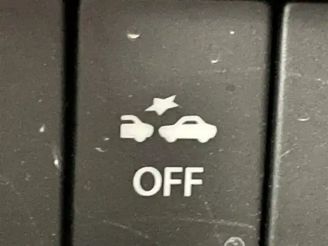 スズキ スペーシア ギア HYBRID XZ 岡山県 2022(令4)年 3.7万km ピュアホワイトP 純正8インチナビ(CN-RZ875)/【AM/FM/DVD/CD/BT/フルセグ】/デュアルレーダーブレーキサポート/レーンキープアシスト/全方位モニター/両側パワースライドドア/シートヒーター/スマートキー×２/社外ドライブレコーダー(前後)/純正フロアマット/純正アルミホイール/リアサンシェード/リアサーキュレーター/オートハイビーム/オートライト/ＬＥＤヘッドライト/ビルトインＥＴＣ/ステアリングスイッチ