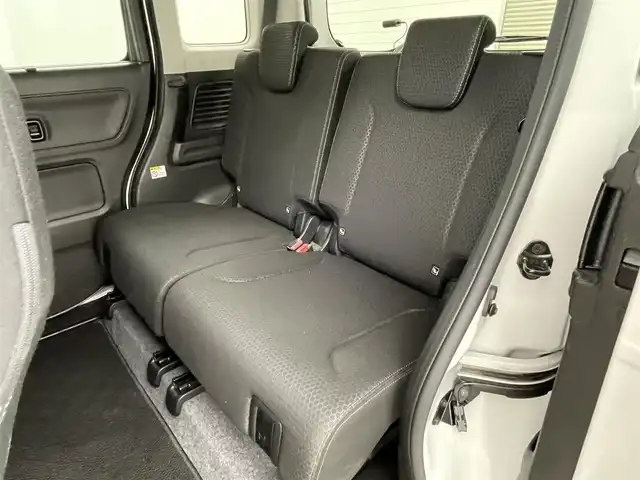 スズキ スペーシア ギア HYBRID XZ 岡山県 2022(令4)年 3.7万km ピュアホワイトP 純正8インチナビ(CN-RZ875)/【AM/FM/DVD/CD/BT/フルセグ】/デュアルレーダーブレーキサポート/レーンキープアシスト/全方位モニター/両側パワースライドドア/シートヒーター/スマートキー×２/社外ドライブレコーダー(前後)/純正フロアマット/純正アルミホイール/リアサンシェード/リアサーキュレーター/オートハイビーム/オートライト/ＬＥＤヘッドライト/ビルトインＥＴＣ/ステアリングスイッチ