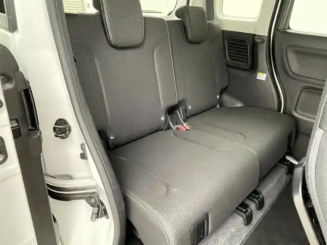 スズキ スペーシア ギア HYBRID XZ 岡山県 2022(令4)年 3.7万km ピュアホワイトP 純正8インチナビ(CN-RZ875)/【AM/FM/DVD/CD/BT/フルセグ】/デュアルレーダーブレーキサポート/レーンキープアシスト/全方位モニター/両側パワースライドドア/シートヒーター/スマートキー×２/社外ドライブレコーダー(前後)/純正フロアマット/純正アルミホイール/リアサンシェード/リアサーキュレーター/オートハイビーム/オートライト/ＬＥＤヘッドライト/ビルトインＥＴＣ/ステアリングスイッチ