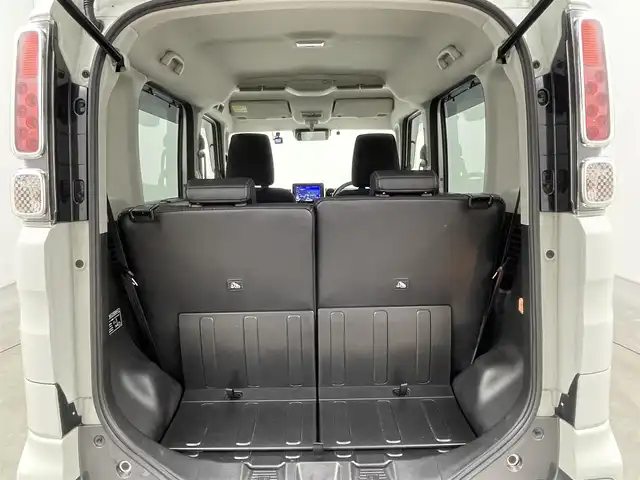 スズキ スペーシア ギア HYBRID XZ 岡山県 2022(令4)年 3.7万km ピュアホワイトP 純正8インチナビ(CN-RZ875)/【AM/FM/DVD/CD/BT/フルセグ】/デュアルレーダーブレーキサポート/レーンキープアシスト/全方位モニター/両側パワースライドドア/シートヒーター/スマートキー×２/社外ドライブレコーダー(前後)/純正フロアマット/純正アルミホイール/リアサンシェード/リアサーキュレーター/オートハイビーム/オートライト/ＬＥＤヘッドライト/ビルトインＥＴＣ/ステアリングスイッチ