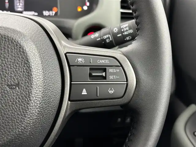 ホンダ フリード ハイブリット e:HEV クロスター 福岡県 2025(令7)年 0.1千km メテオロイドグレーメタリック 登録済未使用車　/純正ナビ／フルセグＴＶ　/バックカメラ　/レーダークルコン　/コーナーセンサー　/衝突軽減ブレーキ　/レーンキープ　/アクセル踏み間違い防止　/ＢＳＭ　/両側電動スライドドア　/シートヒーター　/ＬＥＤ