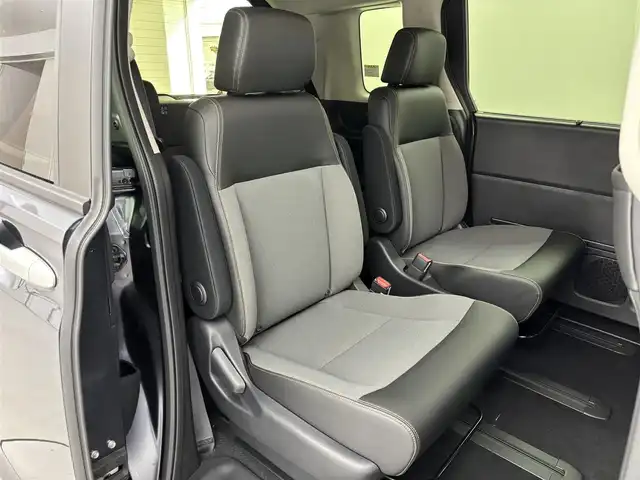 ホンダ フリード ハイブリット e:HEV クロスター 福岡県 2025(令7)年 0.1千km メテオロイドグレーメタリック 登録済未使用車　/純正ナビ／フルセグＴＶ　/バックカメラ　/レーダークルコン　/コーナーセンサー　/衝突軽減ブレーキ　/レーンキープ　/アクセル踏み間違い防止　/ＢＳＭ　/両側電動スライドドア　/シートヒーター　/ＬＥＤ