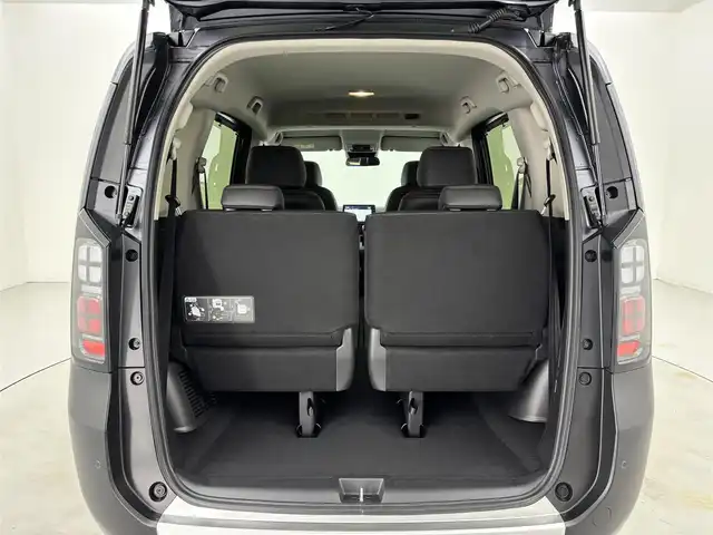 ホンダ フリード ハイブリット e:HEV クロスター 福岡県 2025(令7)年 0.1千km メテオロイドグレーメタリック 登録済未使用車　/純正ナビ／フルセグＴＶ　/バックカメラ　/レーダークルコン　/コーナーセンサー　/衝突軽減ブレーキ　/レーンキープ　/アクセル踏み間違い防止　/ＢＳＭ　/両側電動スライドドア　/シートヒーター　/ＬＥＤ