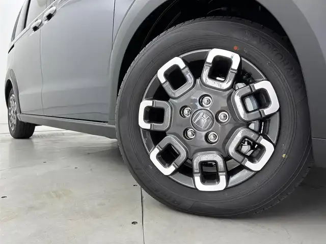 ホンダ フリード ハイブリット e:HEV クロスター 福岡県 2025(令7)年 0.1千km メテオロイドグレーメタリック 登録済未使用車　/純正ナビ／フルセグＴＶ　/バックカメラ　/レーダークルコン　/コーナーセンサー　/衝突軽減ブレーキ　/レーンキープ　/アクセル踏み間違い防止　/ＢＳＭ　/両側電動スライドドア　/シートヒーター　/ＬＥＤ