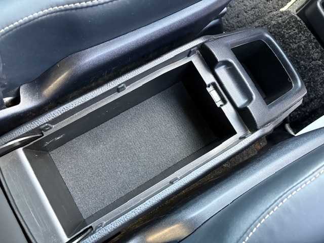 トヨタ ヴォクシー ハイブリッド ZS 煌Ⅲ 大阪府 2020(令2)年 5.8万km ブラック フリップダウンモニター/純正10型ナビ/バックカメラ/フルセグ/トヨタセーフティセンス/クリアランスソナー/シートヒーター/ハーフレザーシート/両側パワースライドドア/ビルトインETC/純正アルミホイール/LEDヘッドライト/スマートキー×2