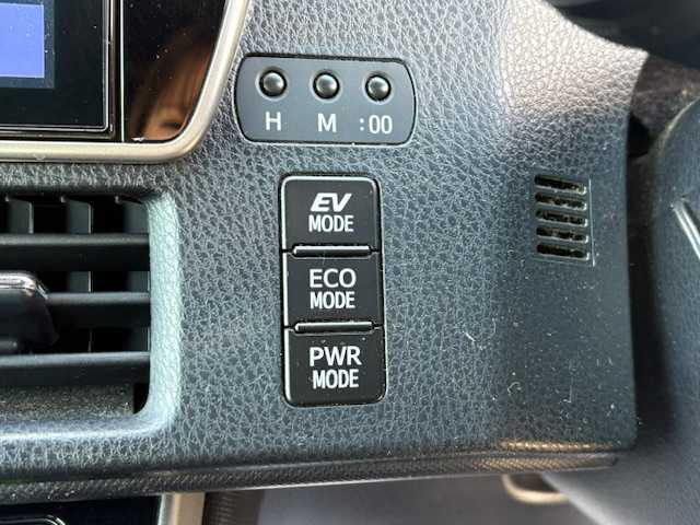 トヨタ ヴォクシー ハイブリッド ZS 煌Ⅲ 大阪府 2020(令2)年 5.8万km ブラック フリップダウンモニター/純正10型ナビ/バックカメラ/フルセグ/トヨタセーフティセンス/クリアランスソナー/シートヒーター/ハーフレザーシート/両側パワースライドドア/ビルトインETC/純正アルミホイール/LEDヘッドライト/スマートキー×2