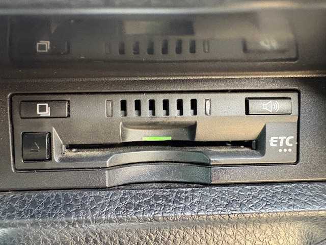 トヨタ ヴォクシー ハイブリッド ZS 煌Ⅲ 大阪府 2020(令2)年 5.8万km ブラック フリップダウンモニター/純正10型ナビ/バックカメラ/フルセグ/トヨタセーフティセンス/クリアランスソナー/シートヒーター/ハーフレザーシート/両側パワースライドドア/ビルトインETC/純正アルミホイール/LEDヘッドライト/スマートキー×2