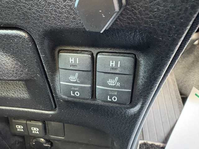 トヨタ ヴォクシー ハイブリッド ZS 煌Ⅲ 大阪府 2020(令2)年 5.8万km ブラック フリップダウンモニター/純正10型ナビ/バックカメラ/フルセグ/トヨタセーフティセンス/クリアランスソナー/シートヒーター/ハーフレザーシート/両側パワースライドドア/ビルトインETC/純正アルミホイール/LEDヘッドライト/スマートキー×2