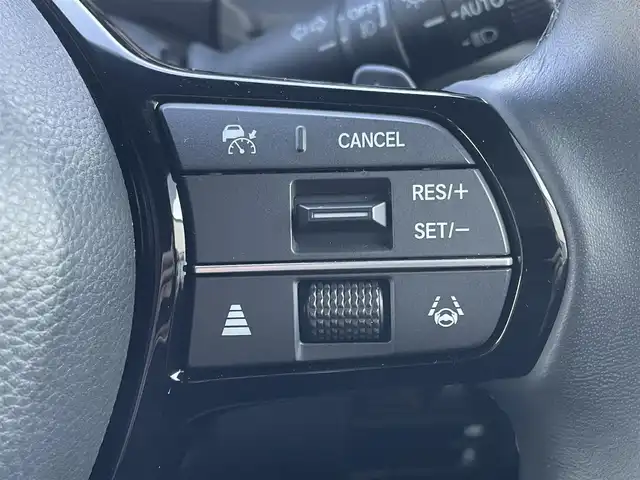 ホンダ ステップワゴン スパーダ eHEV 群馬県 2024(令6)年 1.6万km クリスタルブラックパール 純正SDナビ(LXM-247VFLI)/(CD/DVD/BT/MSU/HDMI/SD/USB)/フルセグ/ホンダセンシング/　・衝突軽減ブレーキ/　・踏み間違い衝突軽減システム/　・歩行者事故低減ステアリング/　・路外逸脱抑制機能/　・先行車発進お知らせ機能/　・標識認識機能/　・車線維持支援システム/クルーズコントロール/アラウンドビューモニター/ETC2.0/純正フリップダウンモニター/ブラインドスポットモニター/両側パワースライドドア/パーキングブレーキスイッチ/オートマチックブレーキホールド/電格ミラー/純正フロアマット/ドアバイザー/保証書/取扱説明書