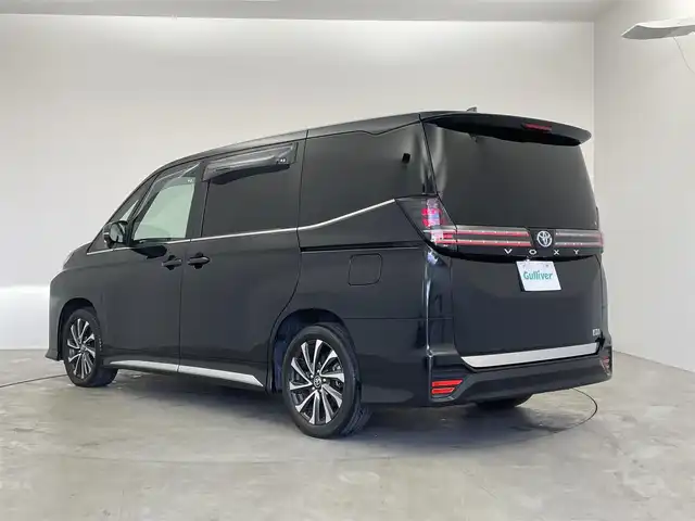 トヨタ ヴォクシー ハイブリッド S－Z 埼玉県 2025(令7)年 4万km グリッターブラックガラスフレーク 快適利便パッケージ　純正１０．５インチディスプレイオーディオ　バックカメラ　ビルトインＥＴＣ２．０　ＤＶＤ再生　三眼　レーダークルーズ　シートヒーター　ステアリングヒーター　ＨＤＭＩ　ＡＣ１００Ｖ