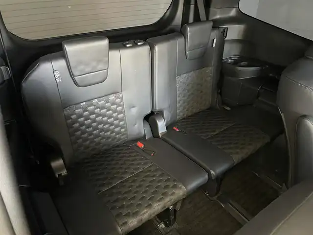 トヨタ ヴォクシー ハイブリッド S－Z 埼玉県 2025(令7)年 4万km グリッターブラックガラスフレーク 快適利便パッケージ　純正１０．５インチディスプレイオーディオ　バックカメラ　ビルトインＥＴＣ２．０　ＤＶＤ再生　三眼　レーダークルーズ　シートヒーター　ステアリングヒーター　ＨＤＭＩ　ＡＣ１００Ｖ