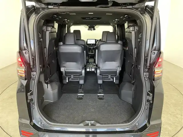 トヨタ ヴォクシー ハイブリッド S－Z 埼玉県 2025(令7)年 4万km グリッターブラックガラスフレーク 快適利便パッケージ　純正１０．５インチディスプレイオーディオ　バックカメラ　ビルトインＥＴＣ２．０　ＤＶＤ再生　三眼　レーダークルーズ　シートヒーター　ステアリングヒーター　ＨＤＭＩ　ＡＣ１００Ｖ